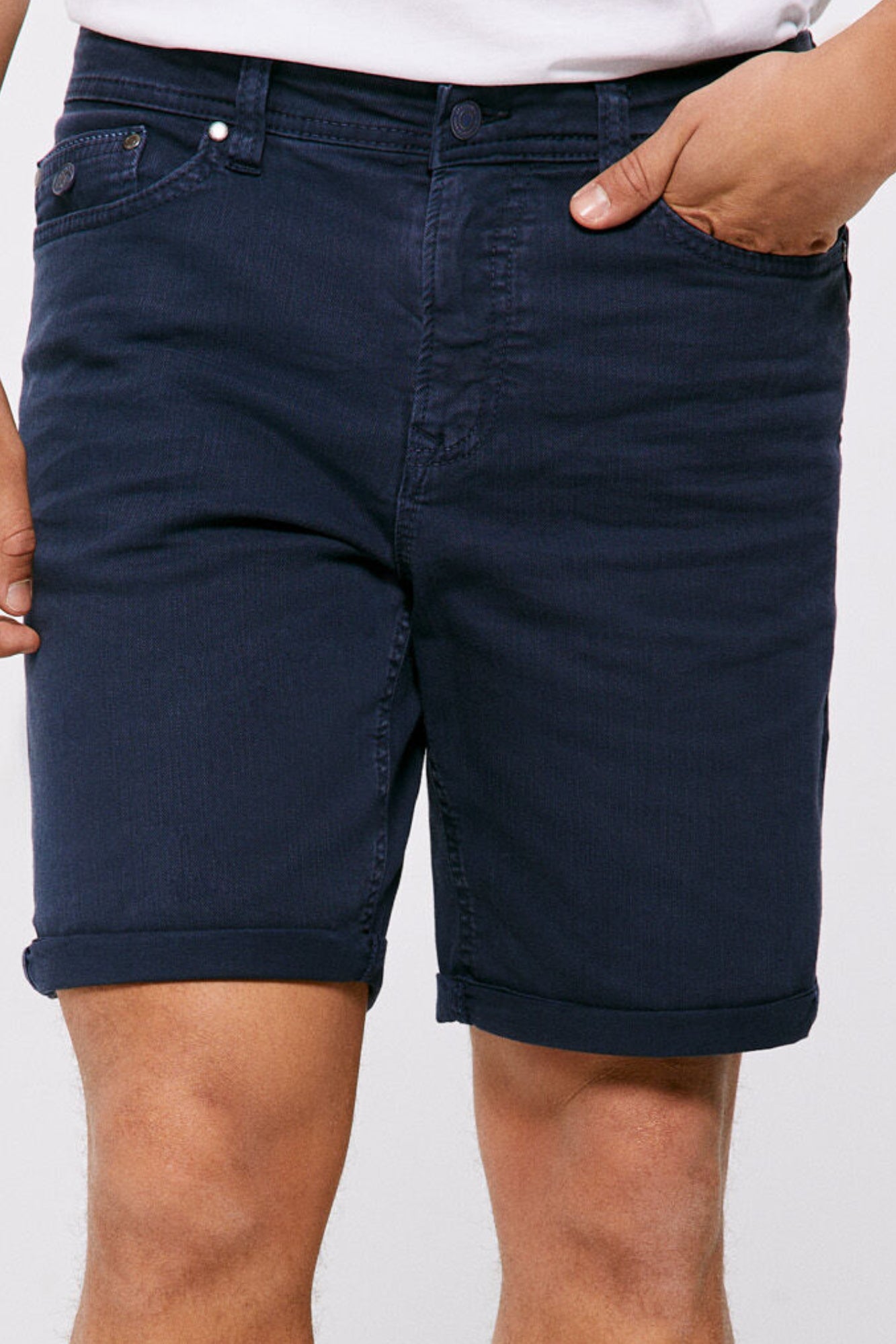Slim fit washed 5-pocket Bermuda shorts