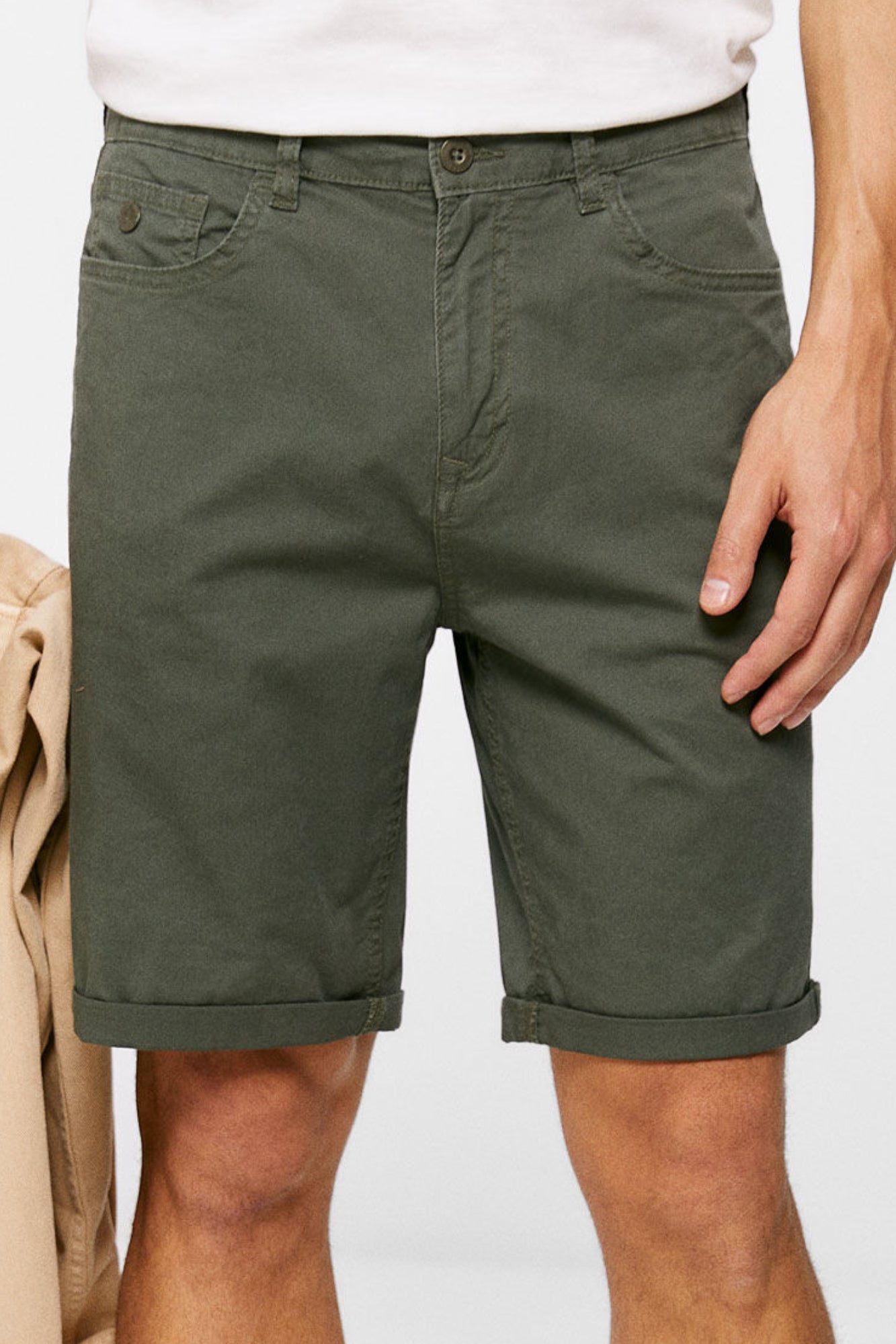 Washed lightweight slim fit 5-pocket Bermuda shorts