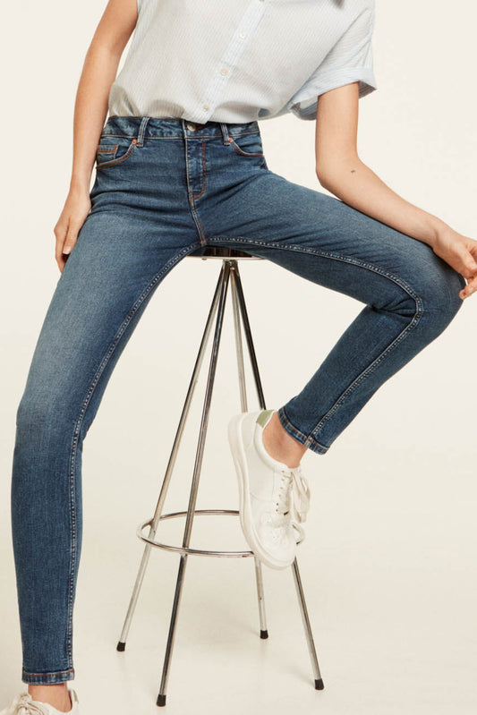 Sustainable wash slim jeans