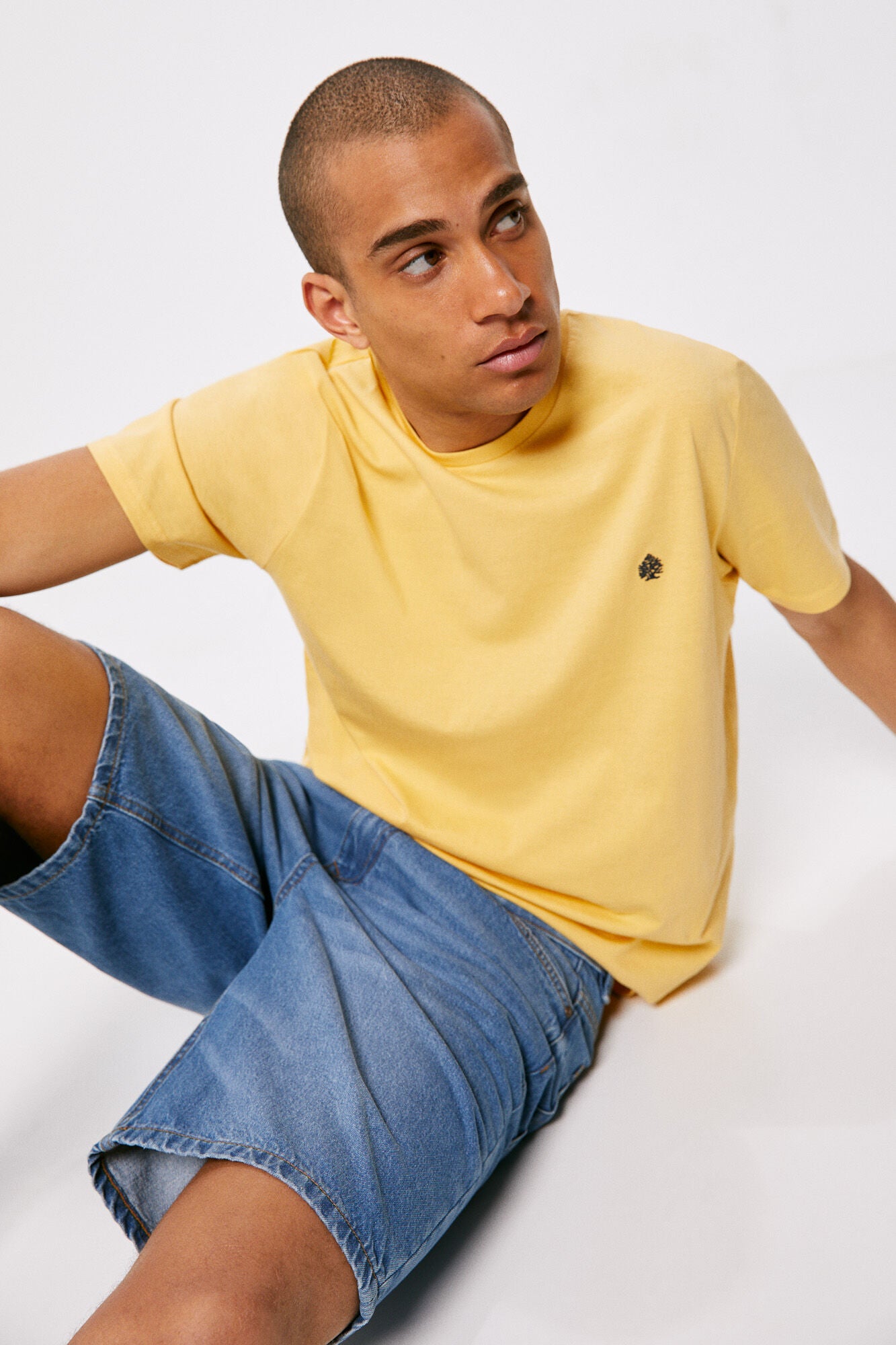 Essential tree T-shirt (Custom Fit) - Yellow