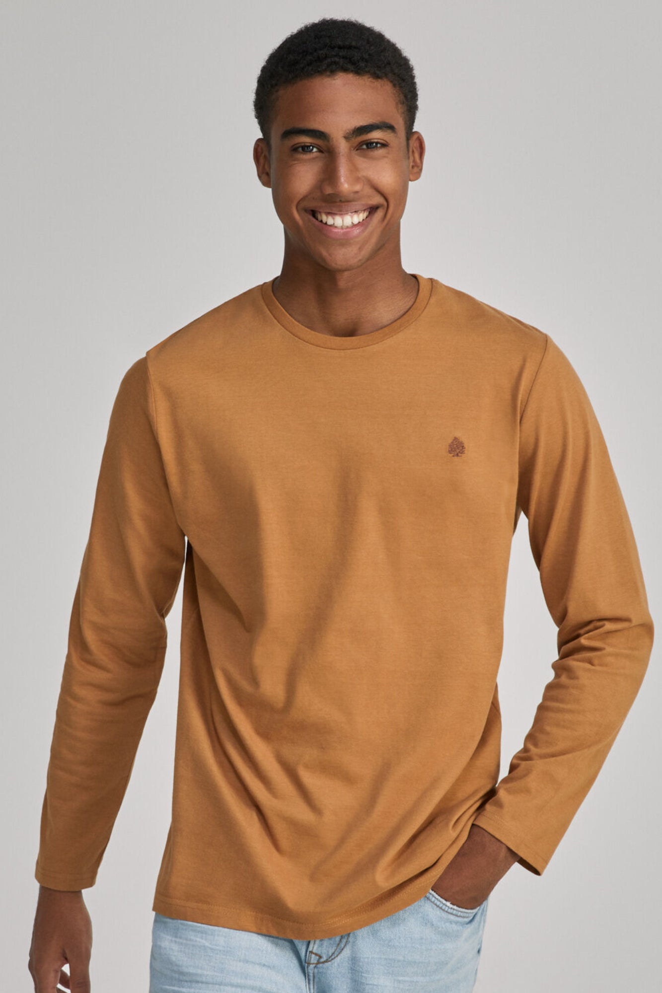 Essential long-sleeved T-shirt