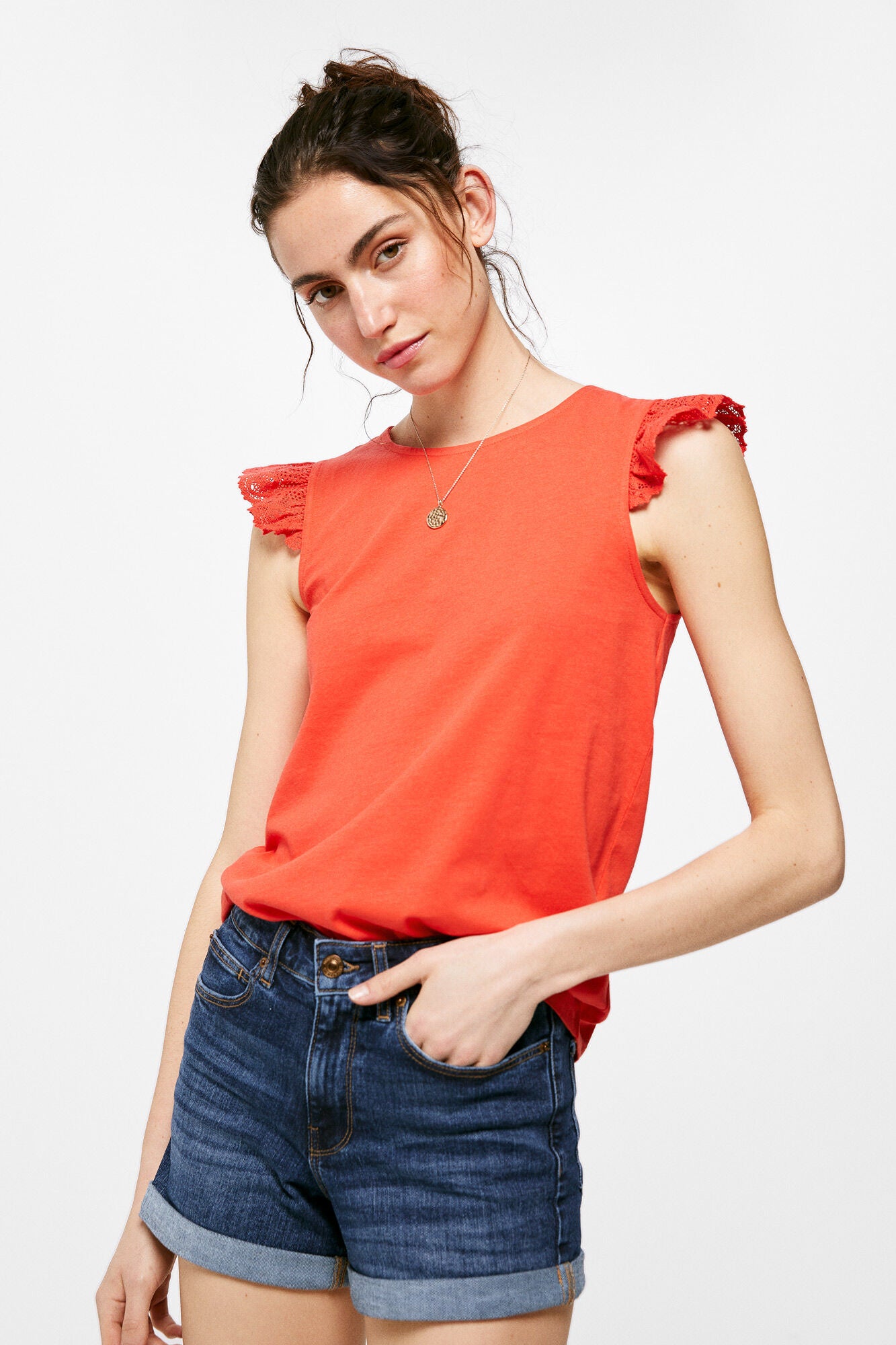 Ruffle shoulder T-shirt