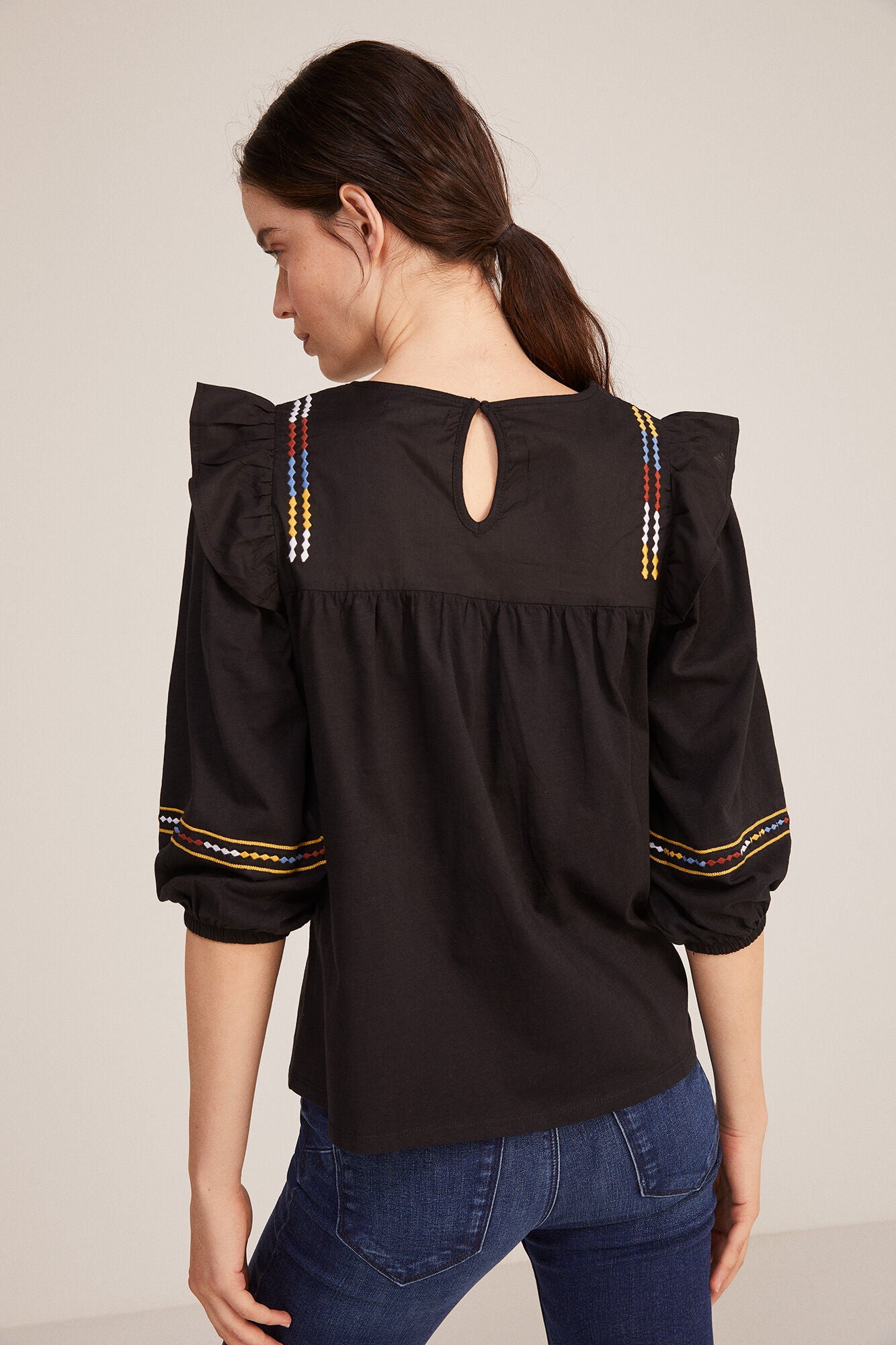 Two-material ethnic embroidery blouse
