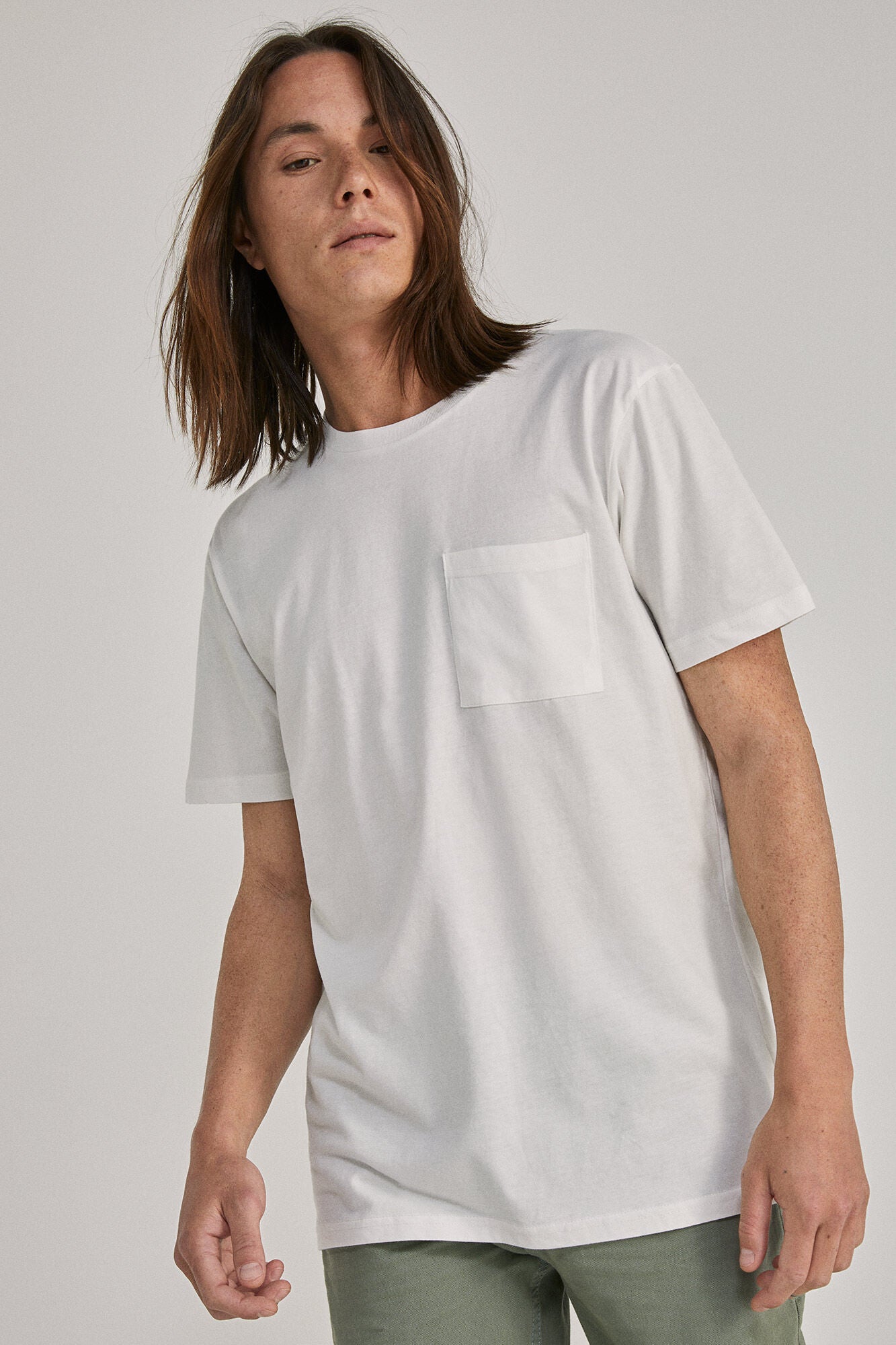 White Plain Pocket Round Neck T-shirt