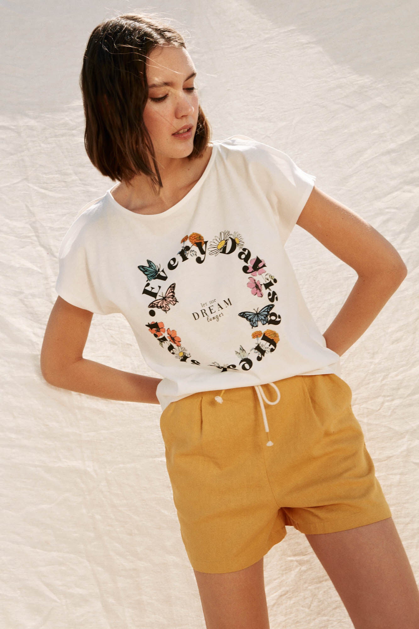 "Dream" butterfly circle T-shirt