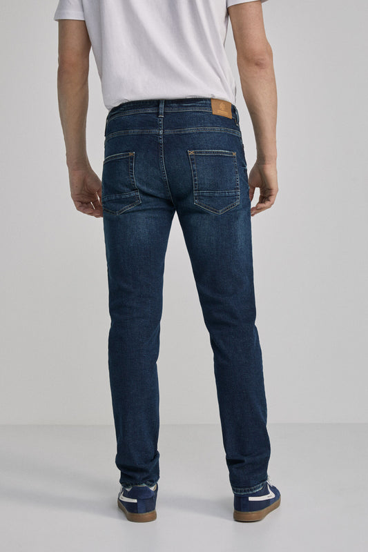Distressed Dark Wash Slim Fit jeans